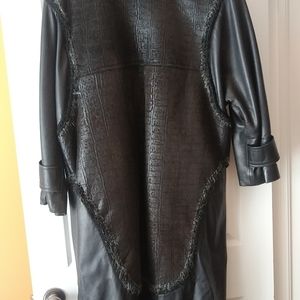 Ladies leather and lambswool overcoat. Medium size Black.
